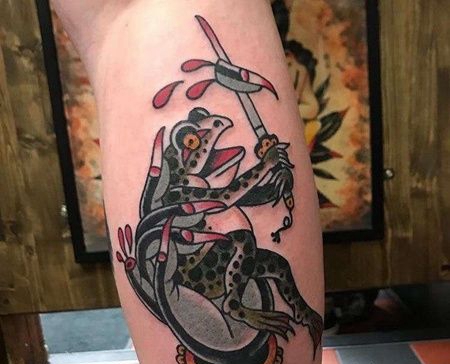 Old School小臂青蛙手纹身图案