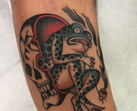 Old School小腿骷髅青蛙纹身图案