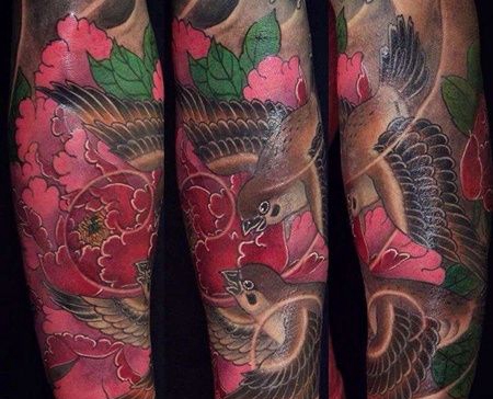 新传统小臂鸟纹身图案