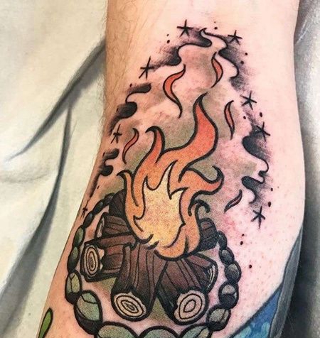 New School小腿火堆纹身图案