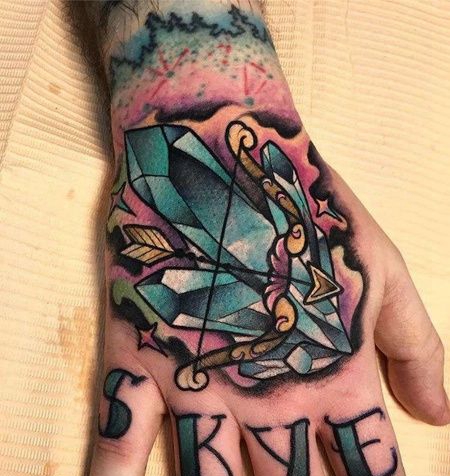 New School手背宝石纹身图案