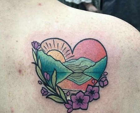 New School后背纹身图案