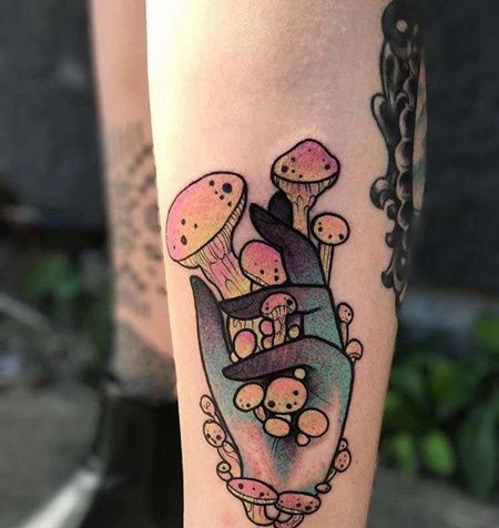 New School小腿手蘑菇纹身图案