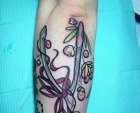 New School小臂镊子纹身图案