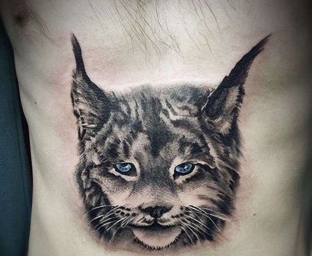 写实侧腰猫纹身图案