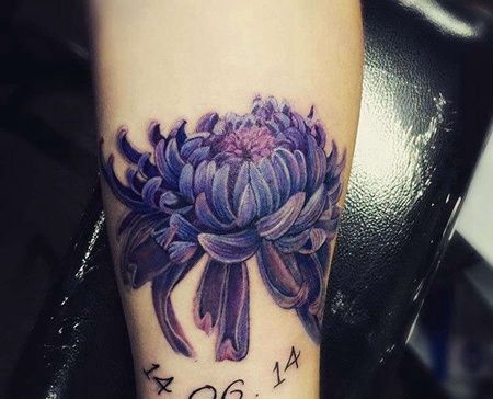 写实小臂菊花纹身图案