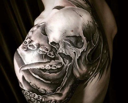 写实后背骷髅章鱼纹身图案