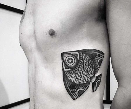 Old School侧腰鱼纹身图案