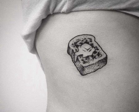 小清新侧腰吐司纹身图案