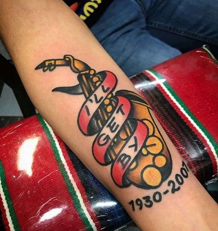 Old School小臂萨克斯纹身图案