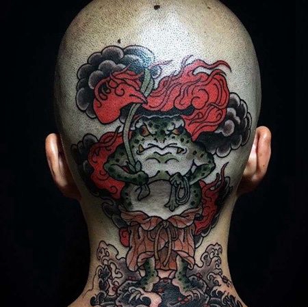 日式后脑勺青蛙纹身图案