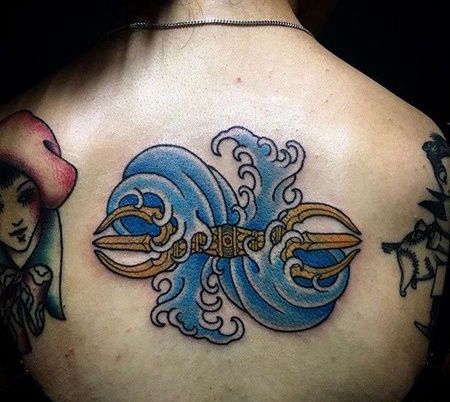 日式后背降魔杵纹身图案