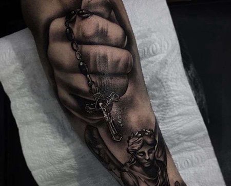 写实小臂手天使纹身图案