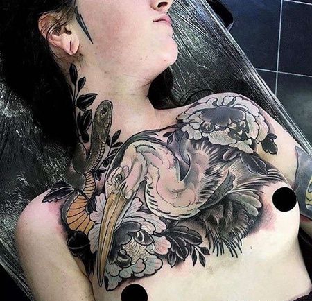 New School前胸鹤蛇纹身图案