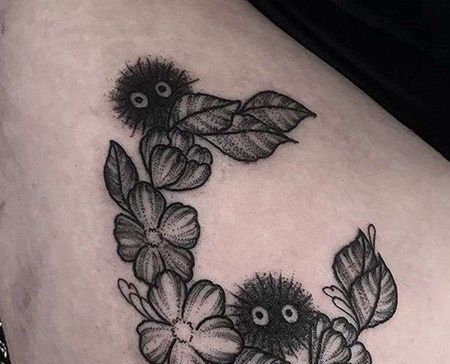 点线大腿叶子纹身图案