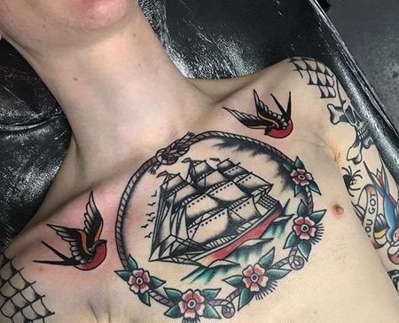 Old School前胸燕子帆船纹身图案