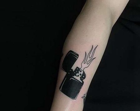 Old School小臂打火机纹身图案