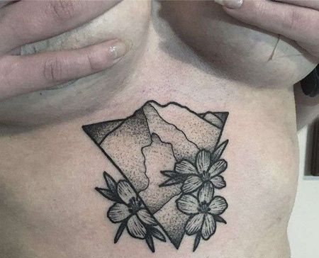 Old School胸下山纹身图案