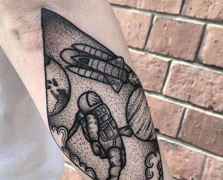 Old School小臂宇航员纹身图案