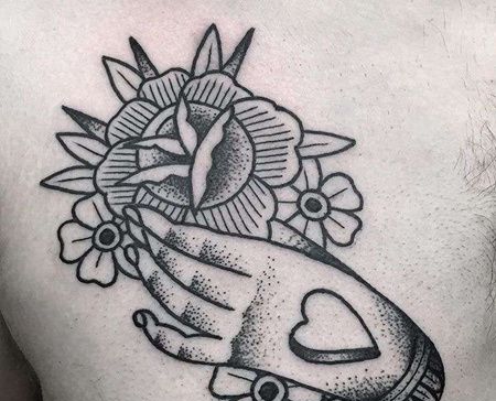 Old School前胸手花卉纹身图案