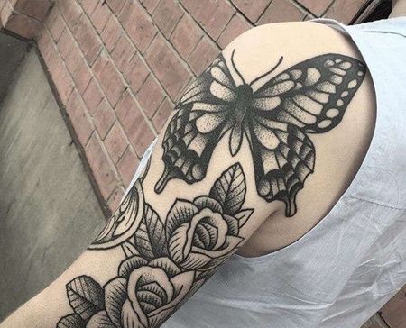 Old School大臂玫瑰蝴蝶纹身图案