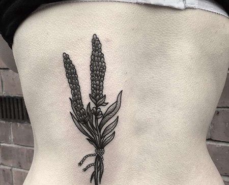 New School侧腰纹身图案