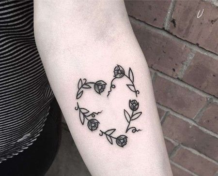 小清新小臂花卉心纹身图案
