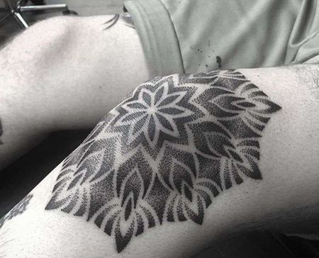 点刺膝盖繁花纹身图案