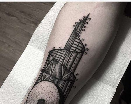 点刺小臂建筑纹身图案