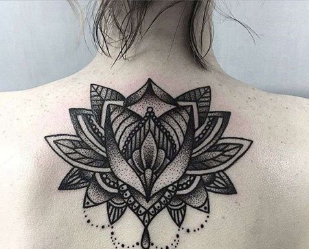 Old School后背繁花纹身图案