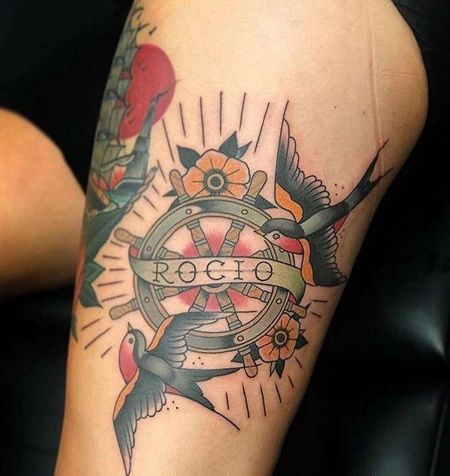 Old School大腿燕子船舵纹身图案