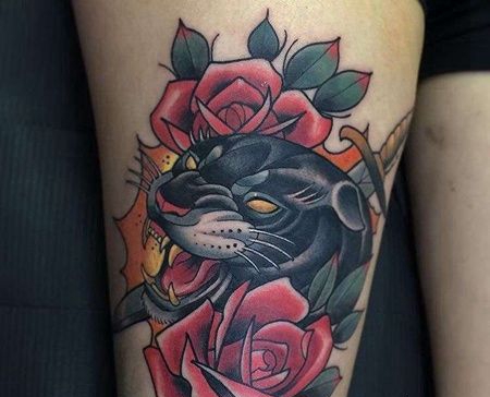 New School大腿黑豹玫瑰纹身图案