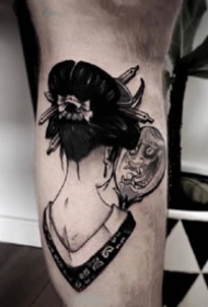 一组黑灰霸气女生纹身图案