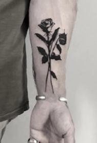 一组黑灰手臂纹身图案欣赏