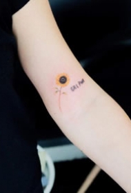 一组夏日小清新女生纹身图案