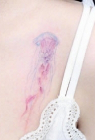 纹身水母图 9款神秘梦幻的小清新水母纹身图案