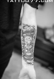 8款不错的沙漏纹身图案 武汉老兵纹身作品