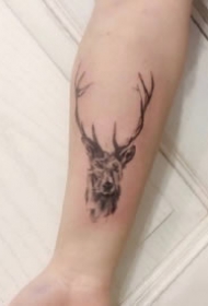 小鹿角纹身 黑色的9款小鹿角纹身图片