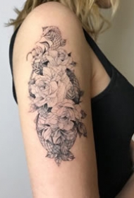 一组蛇和花纹身图案欣赏