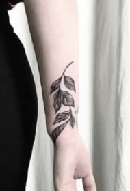 一组黑灰小清新纹身图案