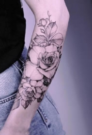 一组朴素的素花纹身图案欣赏