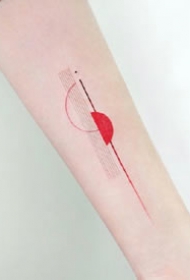 工整的线条，饱和度高的几何彩色纹身