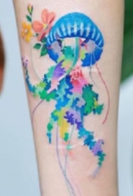 色彩斑斓的一组9张小纹身图片