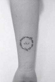 一组适合女生的极简纹身图案欣赏