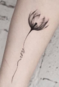 含苞待放的9款小花骨朵纹身图片