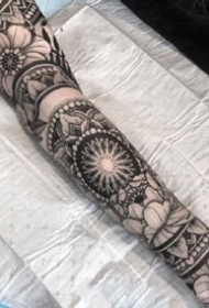 一组超帅气的欧美黑灰手臂纹身