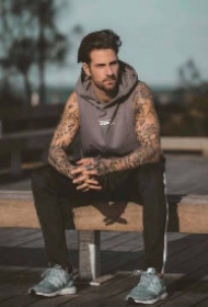 型男纹身 一组欧美的纹身帅哥图片赏析