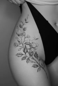 一组性感的女生大腿花朵纹身图案