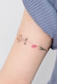 一组可爱的彩色女生小清新纹身图案