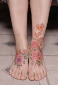 小清新女生纹身 小清新感觉适合女生的9款花卉纹身图片